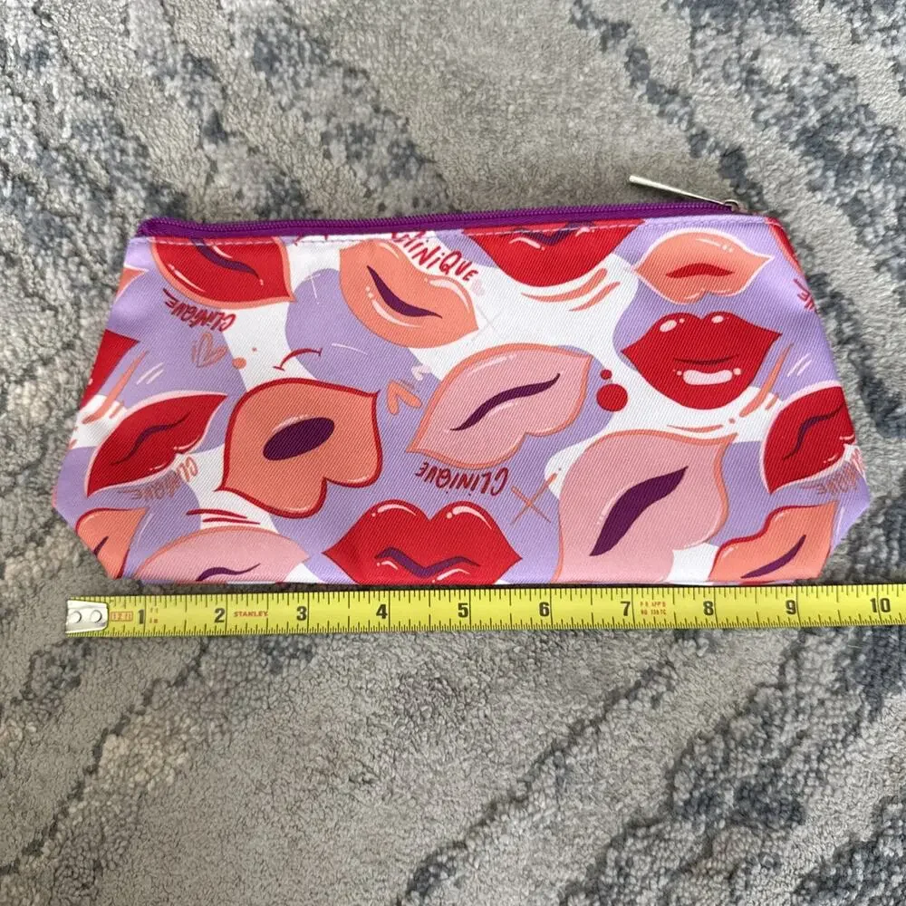 Clinique lips print